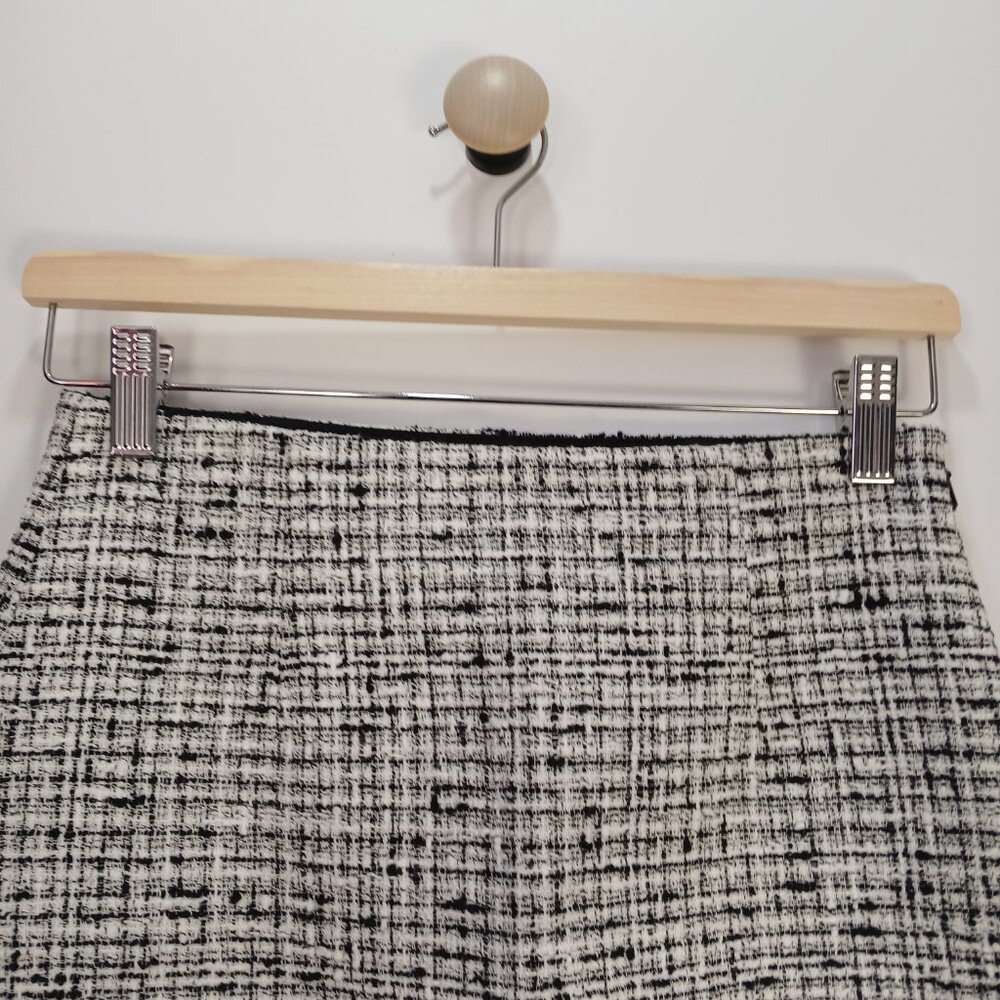 Babaton by Aritzia Tweed Mini Skirt Women Size 4 Black White Career Classic - Picture 2 of 8